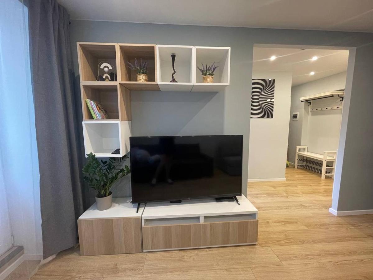 Modern 1Br Haven Near Two Parks Apartment Riga Exterior photo
